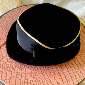 VINTAGE ladies black hat, black velvet made by peachbloom velour.